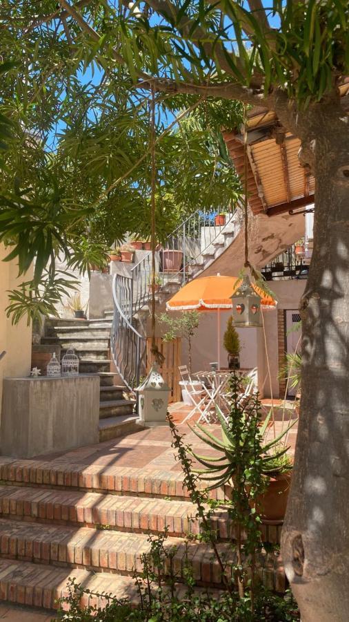 Il Giardino D'Ulisse Acomodação com café da manhã Reggio di Calabria Exterior foto
